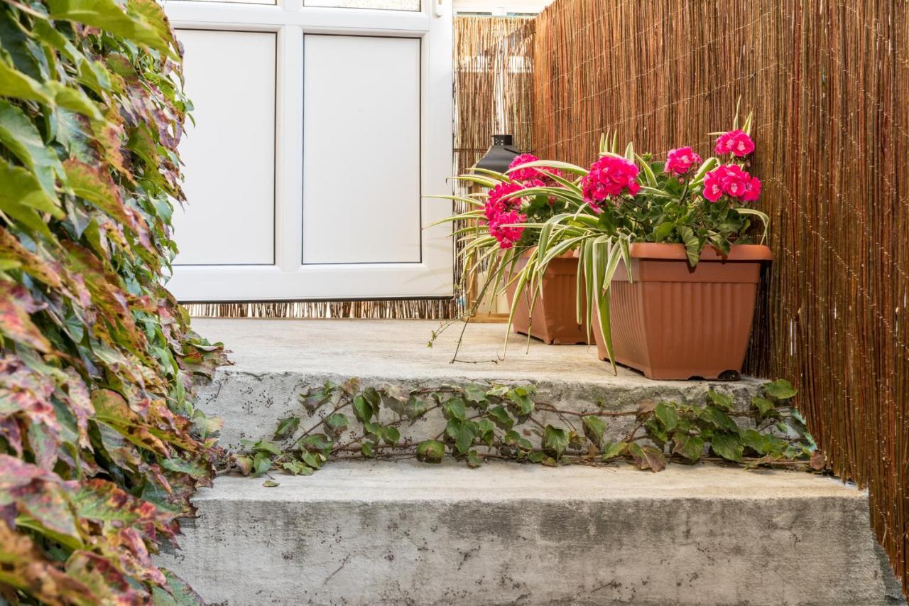 Cracow Best Location Apartment With Garden By Cozyplace Cracovia Exterior foto